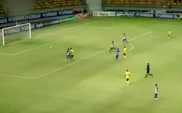 گل مردود سپاهان به استقلال ملاثانی در دقایق ابتدایی | فیلم