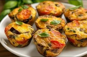 طرز تهیه مافین بادمجان و تخم‌ مرغ | دستور خاص آشپز ایتالیایی در ویدیو