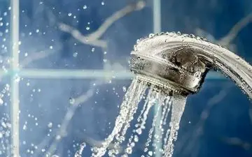 حمامِ یخ، ذهنِ پولادین/ رازِ انرژی و تمرکز با دوشِ آبِ سرد