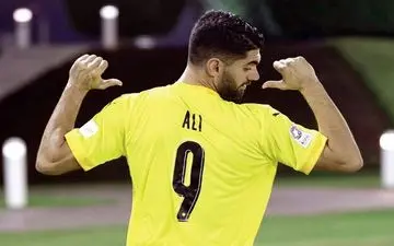 
علی کریمی در ترکیه آفتابی شد