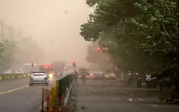 توفان با سرعت حدود 70 کیلومتر بر ساعت تهران را در نوردید