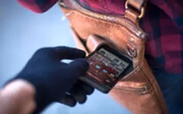 گوشی‌قاپی در روز روشن