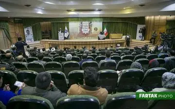 فیلم/ تجلیل از خانواده معزز شهید سرگرد ایرج جواهری مدافع وطن 