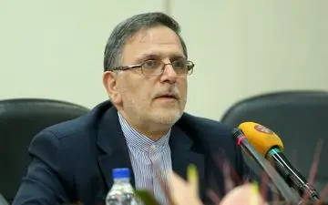  جزئیات تازه از فروش دلار ۴۲۰۰ تومانی/ شرایط فروش ارز مسافرتی اعلام شد