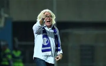 سرمربی استقلال بعد از شکست برابر السد با حضور در نشست خبری درباره این دیدار صحبت کرد.