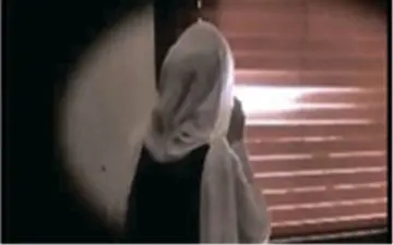  زندگی عجیب دختری که فرزند همسر صیغه‌ای پدرش است 