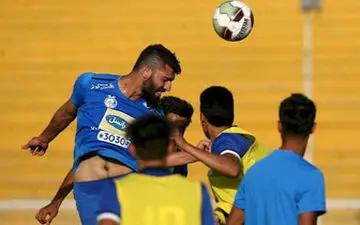  بررسی عملکرد مدافع استقلال مقابل سپاهان