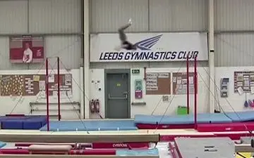 ژیمناست کار انگلیسی رکورد پرش افقی جهان را جابه‌جا کرد +فیلم 