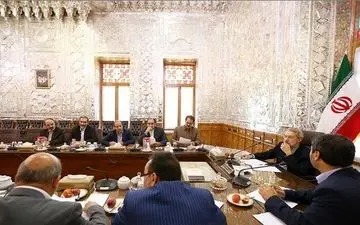 تصویب طرح مبارزه با مفاسد اقتصادی در کمیسیون حقوقی با حضور لاریجانی