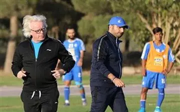  شفر آبی ها را به جان هم انداخت/برای ماندن در ترکیب اصلی استقلال بجنگید