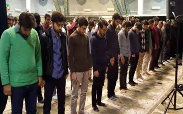 دومین روز از اعتکاف دانشجویان روزه دار امروز و در حمایت از مردم یمن برگزار شد