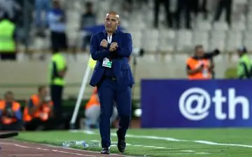  حمایت از سرمربی آبی‌ها / کادرفنی استقلال در منزل منصوریان