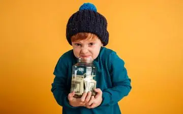 با این ۹ روش ساده، هوش مالی را از کودکی به فرزندتان یاد بدهید