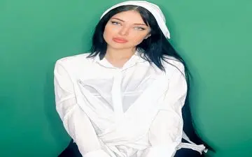 همسر سپهر حیدری از تزریق وحشتناک ژل لب های خود رونمایی کرد! | آرام جوینده و لب های عجیب