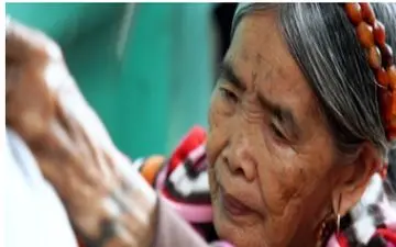  پیرترین تتوکار دنیا در فیلیپین/عکس