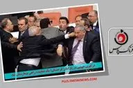 ویدیو | درگیری خونین در پارلمان گرجستان؛ یک نماینده راهی بیمارستان شد