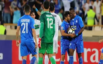 یک بازیکن کره‌ای جای هافبک استقلال را گرفت