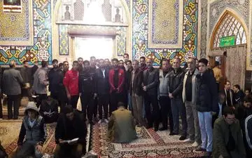 سیاه‌جامگان در حرم امام رضا (عکس)