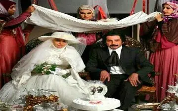 حمید گودرزی و لیندا کیانی پای سفره عقد/عکس