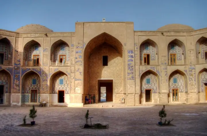 زیباترین مدرسه ایران کجاست؟