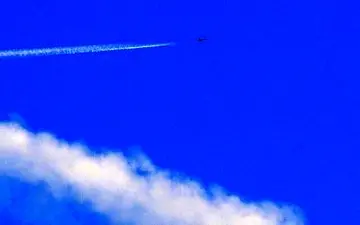 حمله هواپیماهای ناشناس به مقر یک گروه هم‌پیمان داعش در شمال حلب