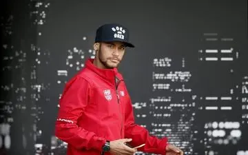 نیمار در رقابت شترسواری اول شد!