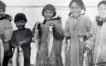 ناپدید شدن ساکنین یک روستا| ماجرای شگفت انگیز بعد ازنور آبی ترسناک+جزییات