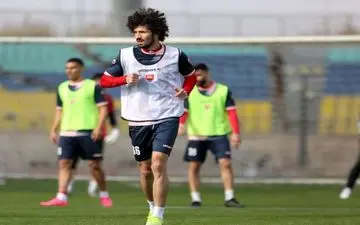 مشتری دست به نقد برای مدافع خارجی پرسپولیس!