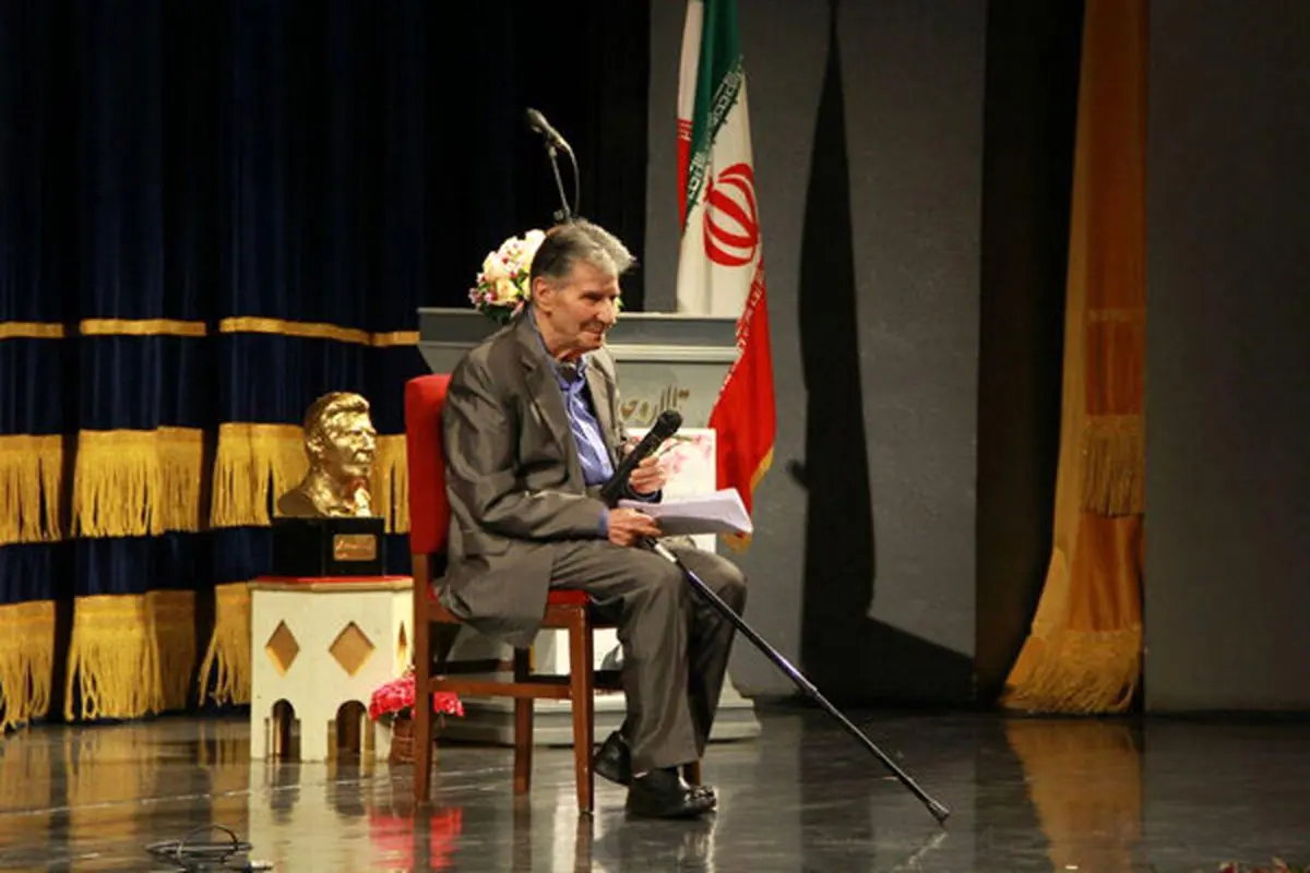 استاد نادر گلچین خواننده پیشکسوت موسیقی ایرانی دار فانی را وداع گفت