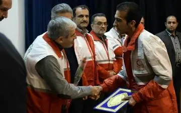 ۵۲ امدادگر جمعیت هلال احمر فومن تجلیل شدند