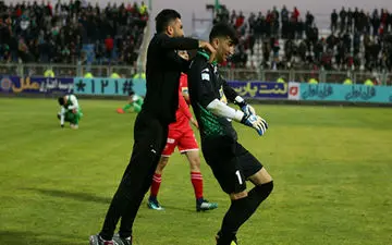 واکنش جالب بیرانوند به توهین تماشاگران تبریزی + عکس