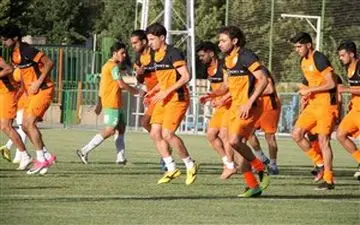  قلعه‌نویی در اولین گام مقابل امیدهای ذوب‌آهن  