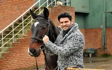 سلفی بازیگر معروف در کنار همسرش