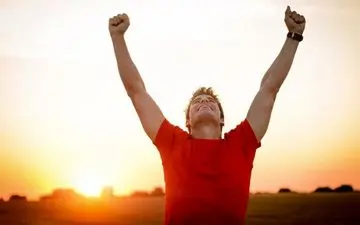 فواید و مضرات آدامس جویدن که نمی دانستید