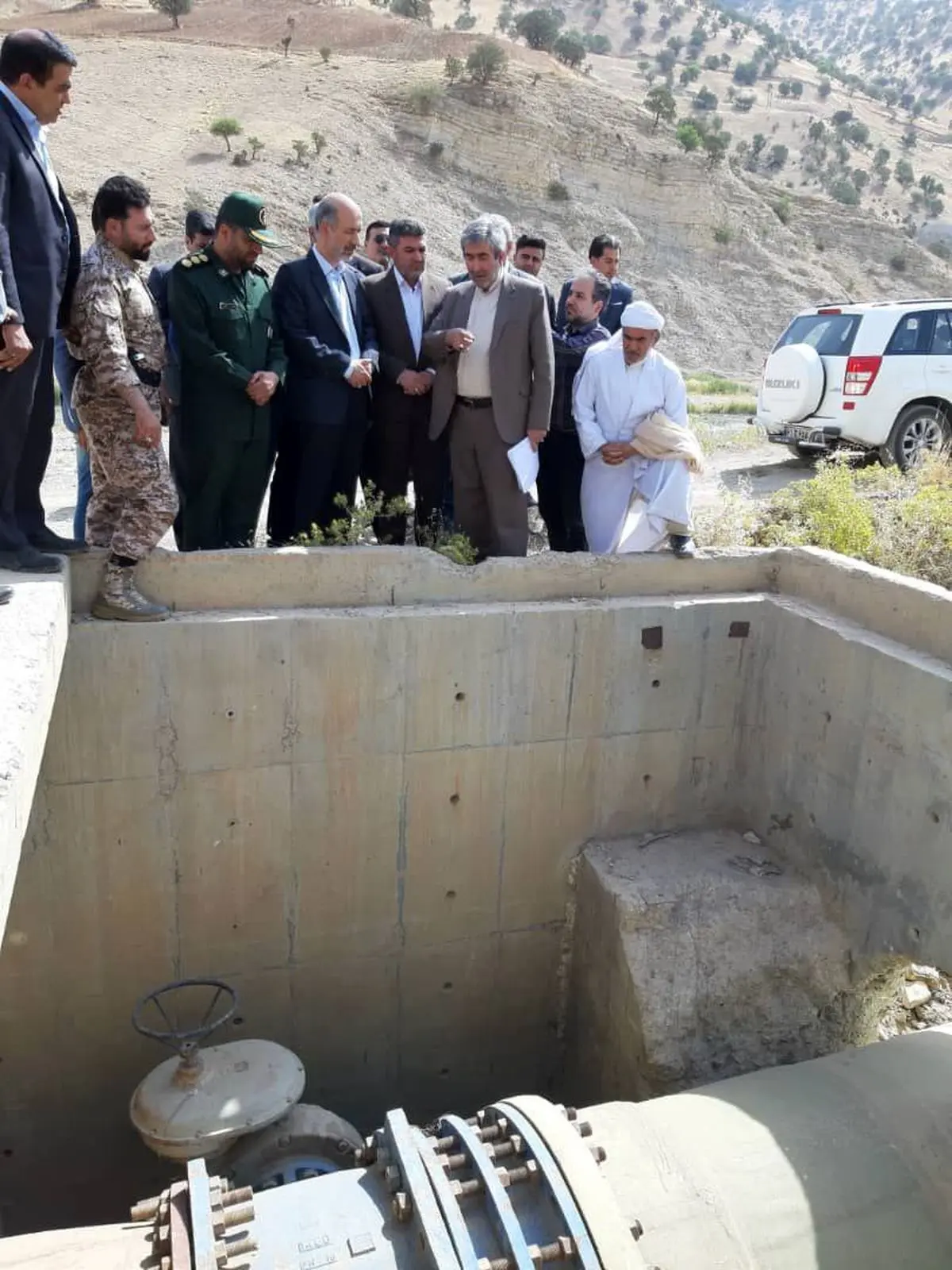 بازدید وزیر نیرو از خط انتقال آب از سد آزادی به اراضی دشت‌حر



