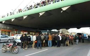 فوری / 2 دختر دبیرستانی در پل کابلی تبریز خودکشی کردند + عکس 