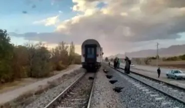 تلفات سنگین گوسفندان در حادثه برخورد قطار مسافربری تهران-تبریز در میانه

