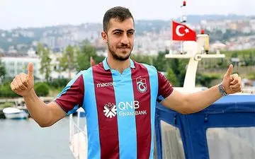 لژیونر استقلالی نمک رو زخم آبی‌ها می‌ریزد