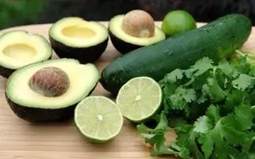  با این خوراکی‌ها سیاهی دور چشم شما برطرف می‌شود