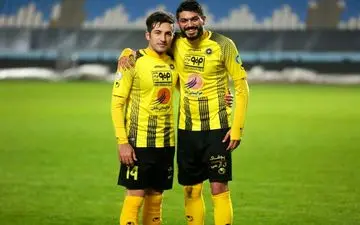 مدافع سپاهان: برای کسب عنوان قهرمانی در لیگ برتر ناامید نیستیم