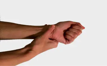 ضعف مچ دست از نشانه های کدام بیماری است ؟

