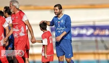 گزارش تصویری دربی کودکان کار با حضور تعدادی از بازیکنان پیشکسوت و ستاره‌های سرخابی 