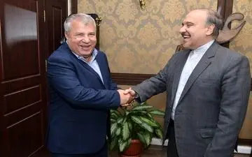 تصویری از دیدار علی پروین با وزیر ورزش/ سلطان بدون ماسک