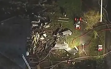 سقوط مرگبار هواپیما بر روی منازل مسکونی