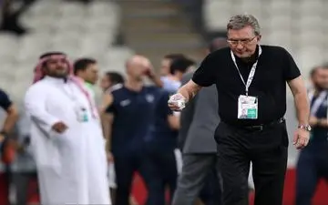 عکس/ تا به حال برانکو را اینگونه کلافه ندیده بودیم!