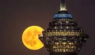  فردا شب همه به آسمان نگاه می‌کنند 