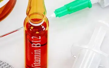 مزایا و عوارض جانبی تزریق ویتامین B۱۲
