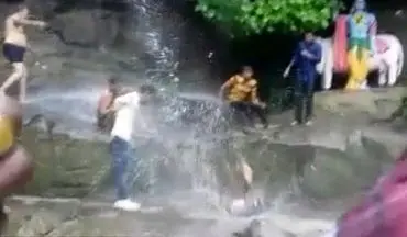 لحظه وحشتناک سقوط مرد جوان از آبشار حین گرفتن سلفی+فیلم