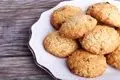 طرز تهیه شیرینی نارگیلی با بافت نرم و لطیف