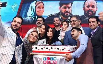 سلفی بازیگران «خجالت نکش» در شب اکران این فیلم (عکس)